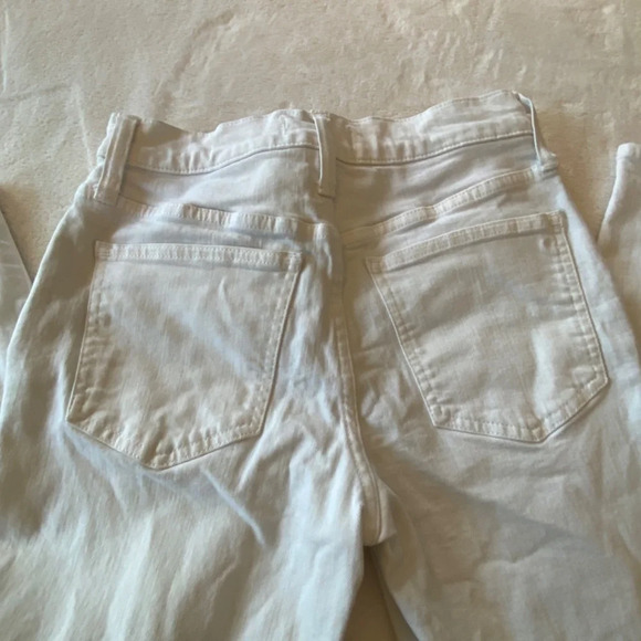 Madewell The Mid-Rise Perfect Vintage Jean in Vintage Canvas, 16849 - Picture 8 of 16